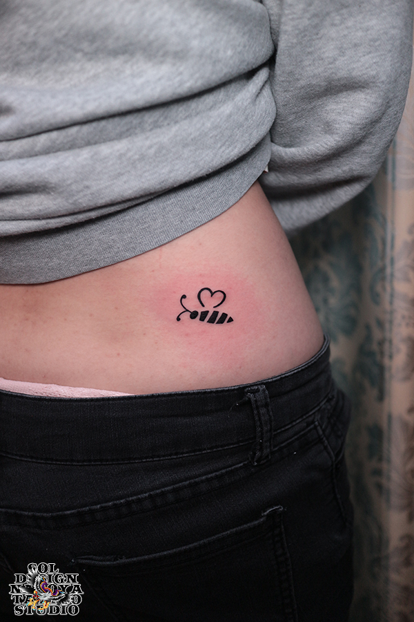 名古屋　タトゥー　女性